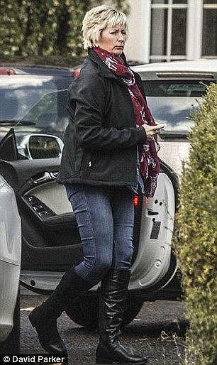 Gillian Bayford trở thành triệu phú sau khi trúng số 148 triệu euro (hơn 3.766 tỷ đồng). Ảnh: Daily Mail