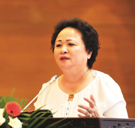 Bà Nguyễn Thị Nga từng được tạp chí Forbes vinh danh là một trong 3 nữ doanh nhân Việt Nam quyền lực nhất châu Á, một trong những doanh nhân giàu có nhất Việt Nam, nhờ cổ phần lớn trong ngành ngân hàng, bất động sản và Kinh doanh bán lẻ.