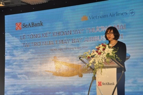 Lê Thu Thủy phát biểu với cương vị Phó Tổng giám đốc SeABank.