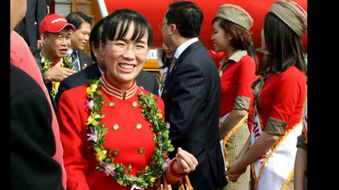 Gần 25 năm sau, bà đang nổi lên như một nữ tỷ phú đôla đầu tiên của Việt Nam. Phần lớn tài sản của bà đến từ cổ phần ở VietJet và Dragon City (Phú Long) - dự án bất động sản rộng 65 héc-ta ở TP. HCM.