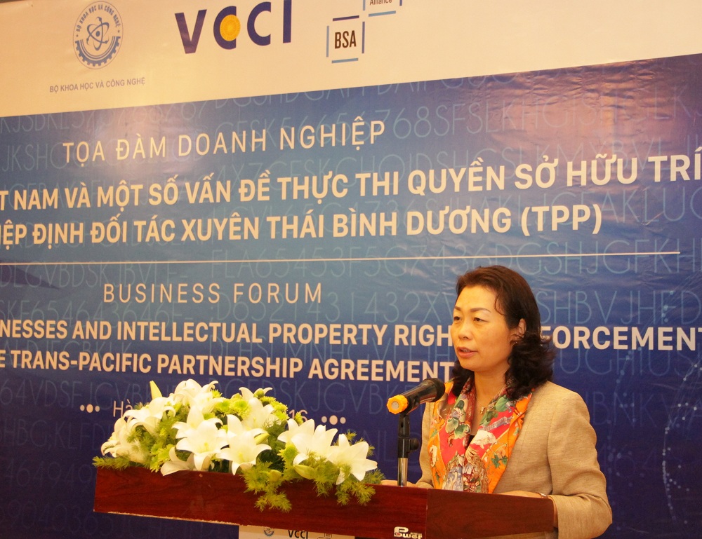 TS Phạm Thị Thu Hằng - Tổng thư ký VCCI phát biểu tại tọa đàm