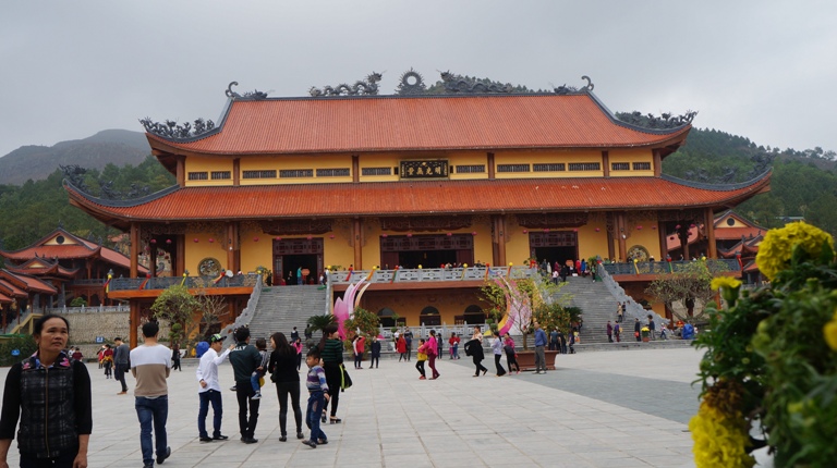 Tòa Chính điện của chùa Ba Vàng được ghi nhận là lớn nhất Việt Nam