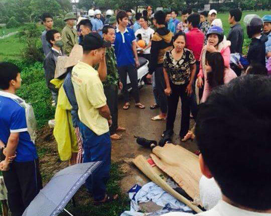 Trước đó vài ngày, ở Hà Nội cũng xảy ra trường hợp một người bị sét đánh chết.