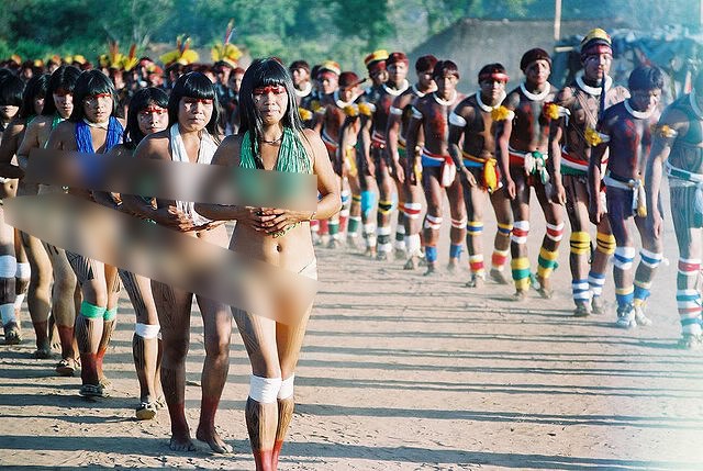 Bộ tộc kỳ lạ này sinh sống ở khu vực Công viên Quốc gia Xingu, Brazil