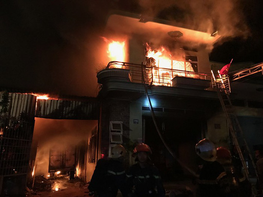 Lại cháy: Một kho hàng điện máy ở Ninh Thuận bốc cháy khiến nhiều tài sản bị thiêu rụi