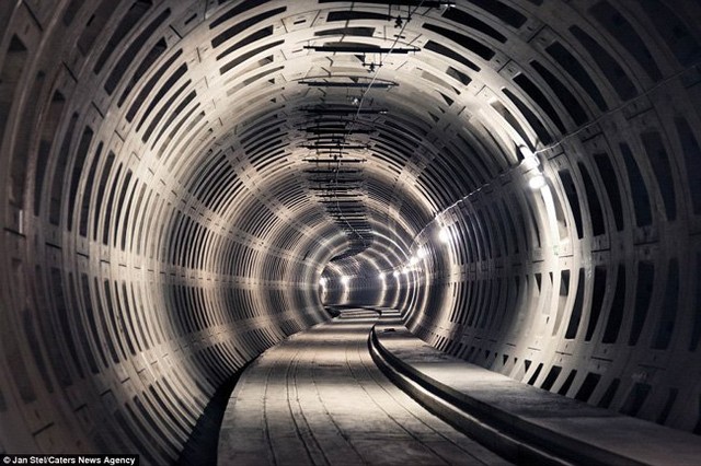 Đường hầm dành cho tàu điện ngầm bị bỏ hoang trong suốt nhiều năm ở Premetro, Bỉ