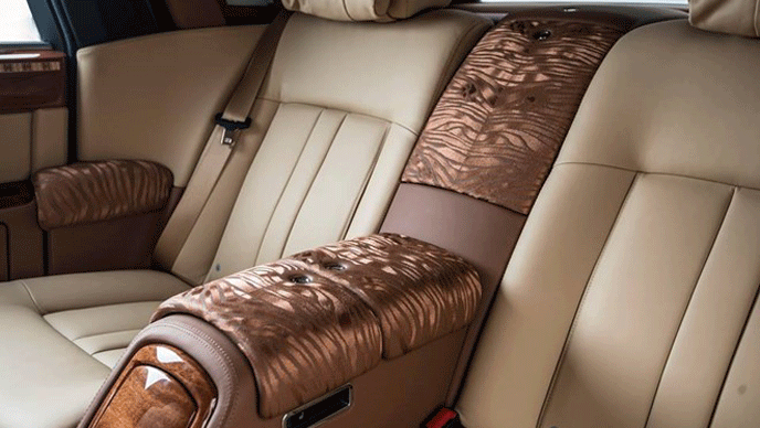 Bên cạnh những chi tiết cá nhân hoá Bespoke dành cho chủ nhân của chiếc xe, Rolls-Royce vẫn giữ những đặc trưng riêng của mình.Ảnh: Rolls-Royce