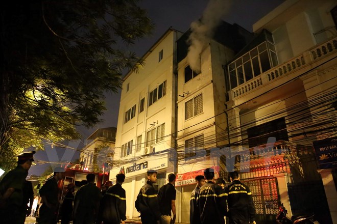 Kho chứa đồ của Công ty May Nhà Bè bất ngờ gặp hỏa hoạn khiến phố phường náo loạn.