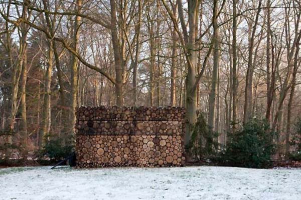 Studio Woodpile, Hà Lan. Ngôi nhà gỗ xinh xắn này được thiết kế với chất liệu gỗ tự nhiên, cho phép tòa nhà có thể tận dụng tối đa gió, ánh sáng từ thiên nhiên.