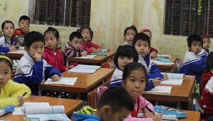 Học sinh và giáo viên Trường Tiểu học Đông Thọ, thành phố Thanh Hóa hoang mang vì công trình gây mất an toàn