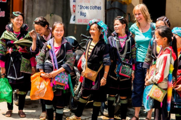5. Nơi bạn sẽ tìm thấy những trải nghiệm du lịch độc đáo: Việt Nam mang lại tất cả những trải nghiệm du lịch độc đáo và thú vị, đáp ứng đủ mọi nhu cầu đa dạng của du khách. Từ việc ghé thăm và khám phá cuộc sống thường ngày của gia đình người dân tộc thiểu số ở vùng núi phía Bắc, hay chụp ảnh mặt trời mọc ở Hội An, đi trượt cát tại Mũi Né… Bạn hãy thỏa sức tìm hiểu những phong cách du lịch của riêng mình và bạn sẽ nhận ra những vẻ đẹp bất ngờ tại Việt Nam.