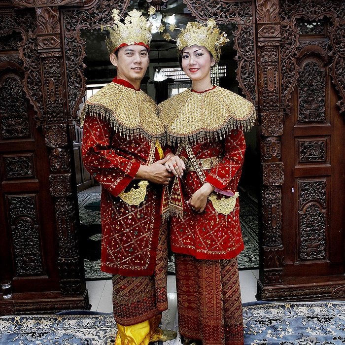Mê mẩn với những trang phục cưới truyền thống trên khắp thế giới Mê mẩn với những trang phục cưới truyền thống trên khắp thế giới