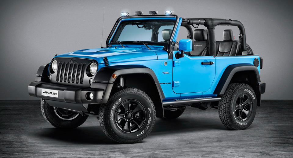 Cận cảnh chiếc xe Jeep Wrangler Rubicon màu xanh dương lạ mắt - MVietQ