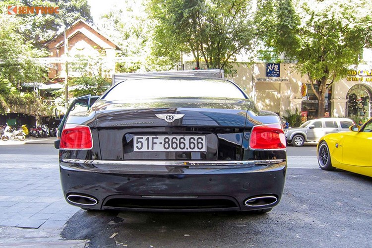 can-canh-ve-dep-sieu-xe-sang-bentley-bien-tu-quy-cua-quy-tu-nha-novaland can-canh-ve-dep-sieu-xe-sang-bentley-bien-tu-quy-cua-quy-tu-nha-novaland