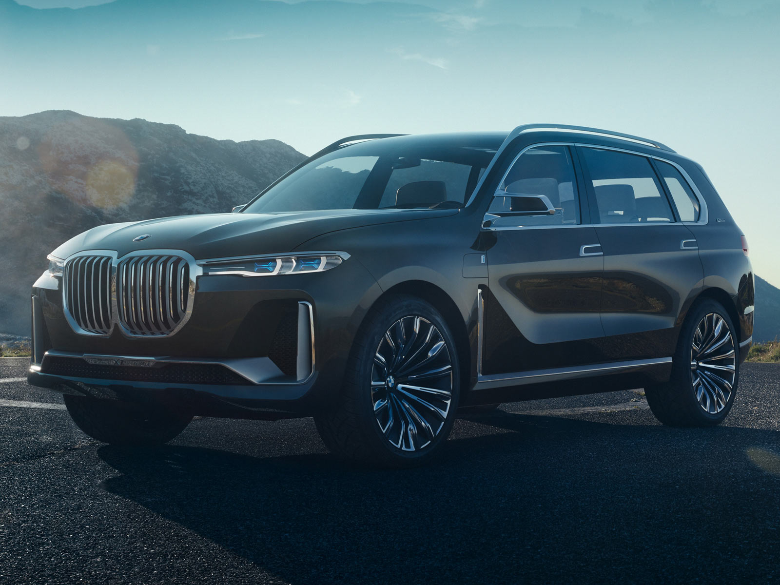 Chiêm ngưỡng X7 iPerformance Concept của BMW, đối thủ tương lai của Mercedes GLS - ảnh 2