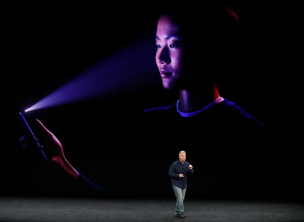 iphone-x-va-galaxy-note-8-dat-len-ban-can-2-sieu-pham iphone-x-va-galaxy-note-8-dat-len-ban-can-2-sieu-pham