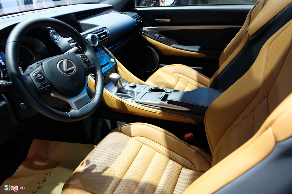 soi-can-canh-mau-xe-coupe-the-thao-lexus-rc-300-hon-3-ty-dong-tai-viet-nam soi-can-canh-mau-xe-coupe-the-thao-lexus-rc-300-hon-3-ty-dong-tai-viet-nam
