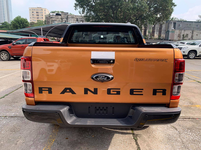 ford-ranger-2021-bat-ngo-ve-viet-nam-cat-giam-trang-bi-gia-ban-tang