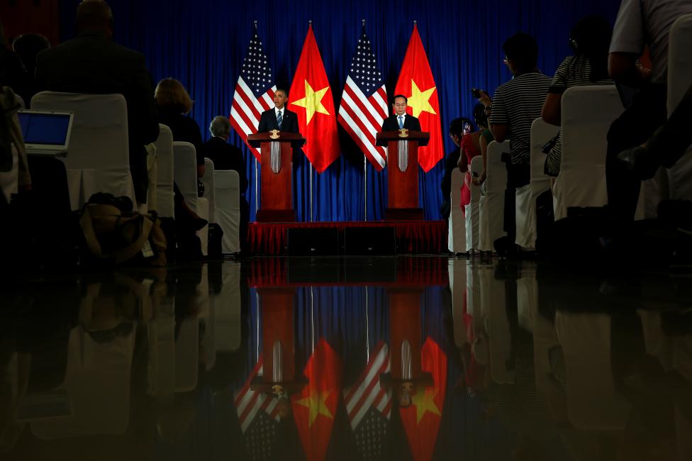 Tổng thống Mỹ Obama dự buổi họp báo với Chủ tịch nước Trần Đại Quang tại Phủ Chủ tịch – Hà Nội vào ngày 23/5