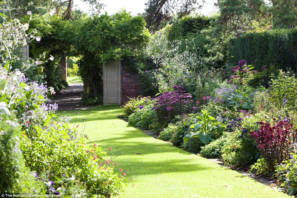 Du khách sẽ cần phải tặng quà khi đến thăm khu vườn như Ringmer Park ở East Sussex, nhưng du khách sẽ học được cách thiết kế khu vườn từ họ.