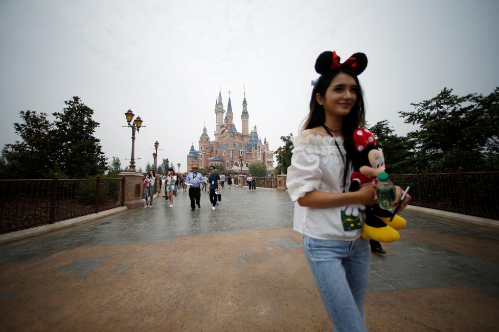 Tự hào với lâu đài cổ tích Magic Kingdom cao nhất và màn diễu hành âm nhạc dài nhất, công viên Walt Disney Thượng Hải đã trở thành điểm đến hấp dẫn của du khách trên thế giới