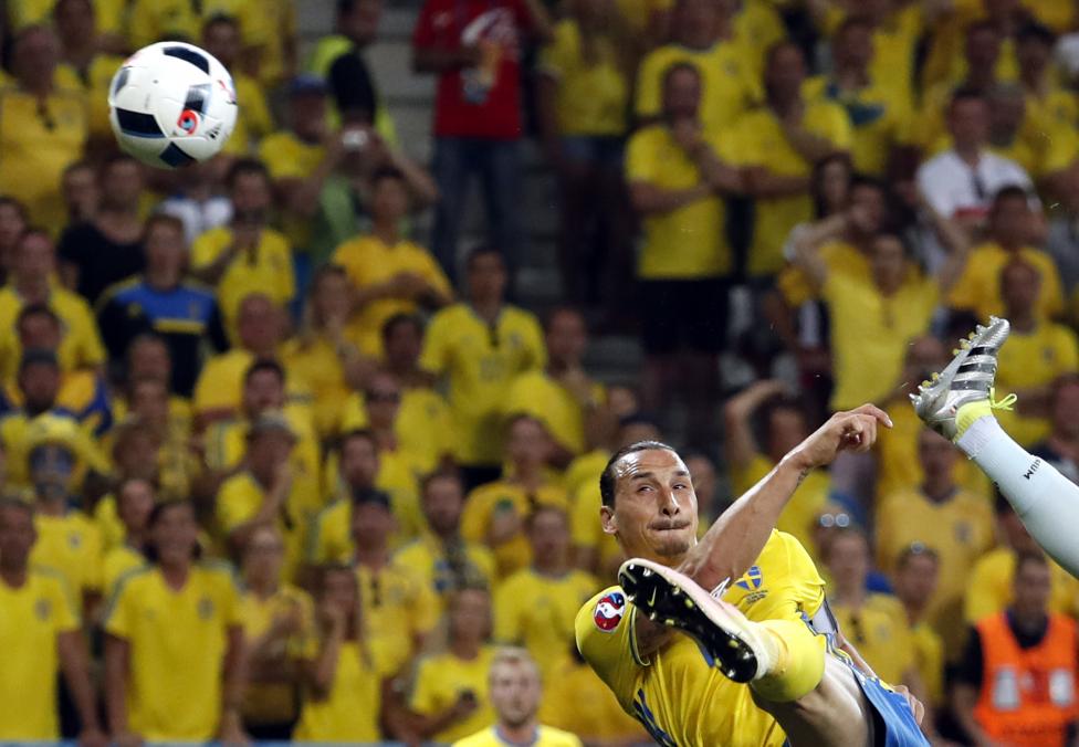 Zlatan Ibrahimovic (Thụy Điển) trong trận đấu với Bỉ