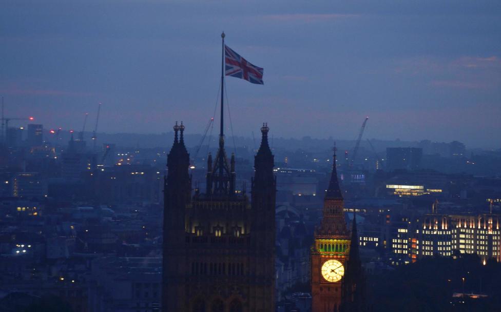 London chưa bao giờ u tối đến thế. Dường như cả thành phố đang ‘trầm tư’ để quyết định đi hay ở lại EU.