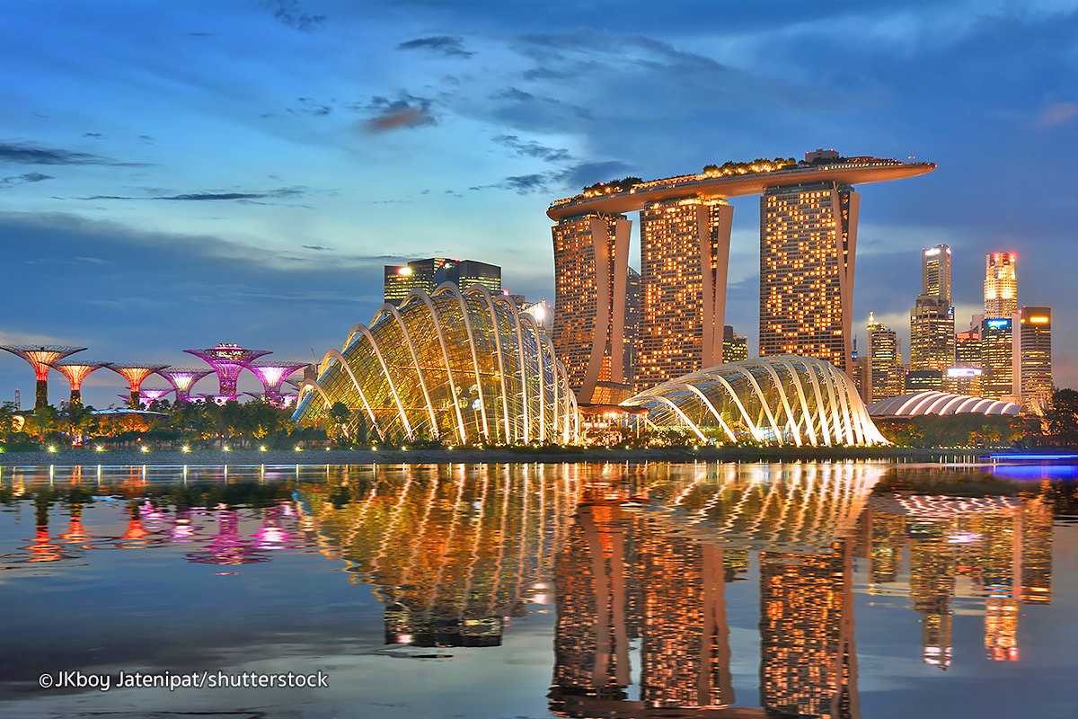 Vịnh Marina được xem như ‘thiên đường’ ở Singapore với một quần thể kiến thúc hoành tráng bao gồm Công viên sư tử, đập nước Marina Barrage, nhà hát Trái sầu riêng,...