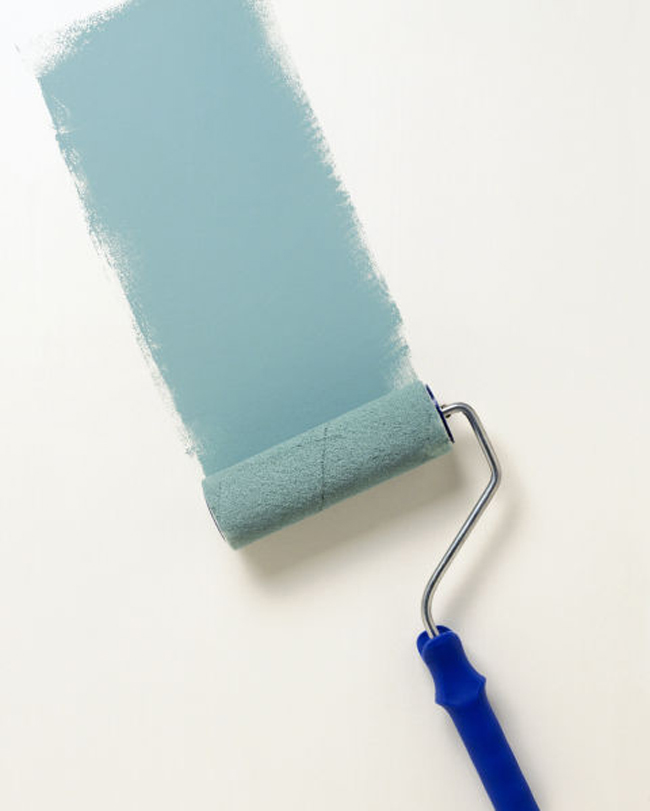 Sơn tường màu xanh dương: Một nghiên cứu của nhóm Travelodge về màu phòng ngủ của 2000 căn nhà và đã chỉ ra rằng sơn tường màu xanh dương có thể làm giảm nhịp tim, huyết áp và khiến bạn buồn ngủ. Màu xanh dương hợp với phòng ngủ của bạn, nhưng những nơi khác thì không.