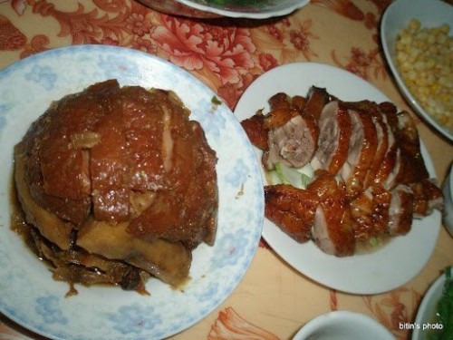 Khâu nhục hay còn gọi là “nằm khâu” theo cách gọi của người dân tộc vốn dĩ mang màu sắc văn hóa Trung Quốc, nhưng qua bàn tay của người dân xứ Lạng đã được biến tấu và trở thành món ngon, độc đáo trong những bữa cơm sang trọng. Khâu nhục hay còn gọi là “nằm khâu” theo cách gọi của người dân tộc vốn dĩ mang màu sắc văn hóa Trung Quốc, nhưng qua bàn tay của người dân xứ Lạng đã được biến tấu và trở thành món ngon, độc đáo trong những bữa cơm sang trọng.