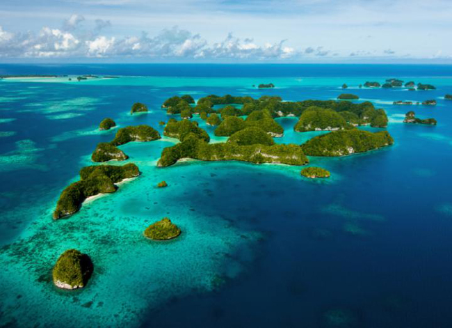 Đảo san hô Nan Madol – Micronesia: Nan Madol là một chuỗi 99 hòn đảo nhân tạo làm bằng san hô, dọc bờ biển phía đông nam Pohnpei, được xây dựng từ năm 1200 đến 1500. Đây là di sản duy nhất trong danh sách năm nay được liệt vào danh sách các điểm đang có nguy cơ biến mất do sự xói mòn và biến đổi khí hậu.