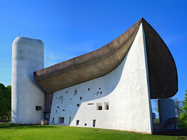 Công trình kiến trúc Le Corbusier – Nhiều quốc gia: Kiến trúc sư Le Corbusier, một người Thụy Sĩ gốc Pháp, đã để lại dấu ấn của mình trên toàn thế giới với các công trình như Nhà thờ Notre Dame de Haut ở Pháp, Bảo tàng Quốc gia Nghệ thuật phương Tây ở Tokyo, và Nhà Curutchet ở Argentina. Mười bảy công trình thế kỷ 20 của Le Corbusier đã được đưa vào danh sách Di sản Thế giới của UNESCO.