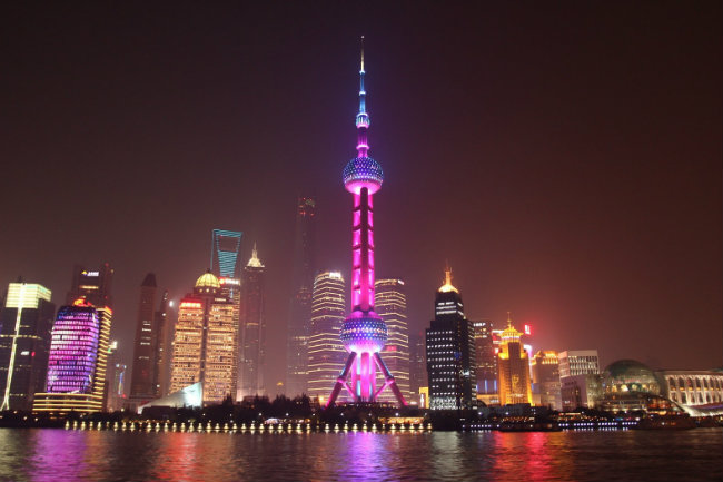 Thượng Hải, Trung Quốc: Là một trong những thành phố phát triển nhanh nhất trên thế giới, Thượng Hải có những khách sạn, nhà hàng và cửa hàng xa hoa nhất trên thế giới.