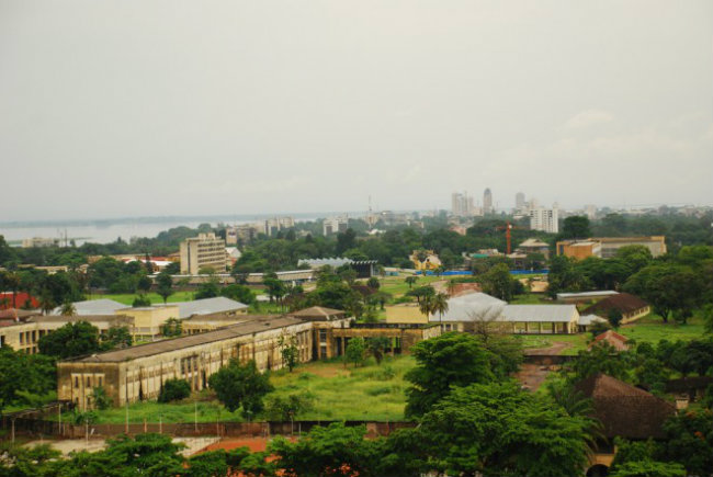 Kinshasa, Cộng hòa Dân chủ Congo: Mong Kinshasa có giá cả phải chăng? Bạn nên nghĩ lại: một căn hộ cho thuê  ở đây dường như có thể có giá lên đến 8.000 $ một tháng.