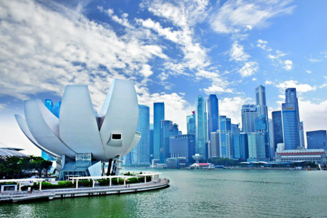 Singapore: Singapore xếp thứ 7 trong số những thành phố đắt đỏ nhất thế giới và không nằm ngoài danh sách này.