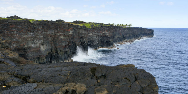 Đường đi ở Vườn quốc gia Núi lửa Hawaii: vườn quốc gia có một hệ sinh thái hỗn hợp và độc đáo và một nền văn hóa nhân loại riêng biệt. Vườn quốc gia này có môi trường đa dạng từ mực nước biển đến đỉnh ngọn núi lửa lớn nhất. Một nửa của vườn quốc gia là nơi hoang dã và là nơi dành cho du lịch kiểu đi bộ đường dài và cắm trại.
