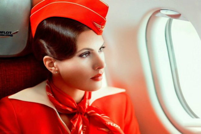 3. Aeroflot Air: Với bộ đồng phục đỏ đặc trưng, các tiếp viên Aeroflot Airlines giữ vị trí thứ 3 trong danh sách của chúng ta về tiếp viên hàng không hấp dẫn nhất. 