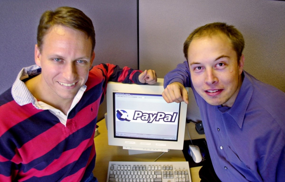 Elon Musk sau đó đã dùng 10 triệu USD từ việc bán Zip2 để làm một trang web ngân hàng trực tuyến có tên là X.com vào năm 1999. Khoảng một năm sau, X.com đã sáp nhập với Confinity, một start-up khác do Peter Thiel đồng sáng lập để tạo nên một công ty có tên là PayPal.