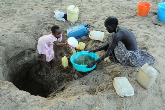Nhiều nước châu Phi thiếu nước ngọt trầm trọng và một bộ phân không nhỏ trong số họ đang phải tiết kiệm từng giọt nước.