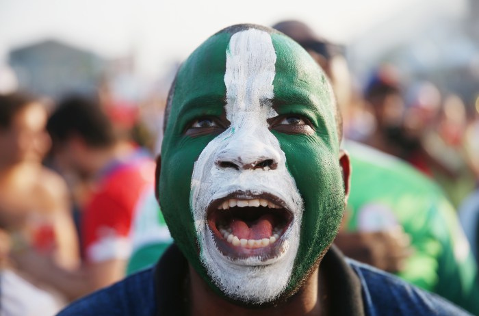 Cổ động viên Nigeria trong trận đội nhà gặp Iran