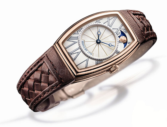 Breguet Héritage Phase de Lune: Các kiệt tác mới nhất từ Breguet dành riêng cho phụ nữ, đó là một chiếc đồng hồ hấp dẫn, kết hợp được các giá trị truyền thống với một cái nhìn hiện đại rất năng động. Và tất nhiên, nó cũng được trang bị cỗ máy calibre in-house tự động.