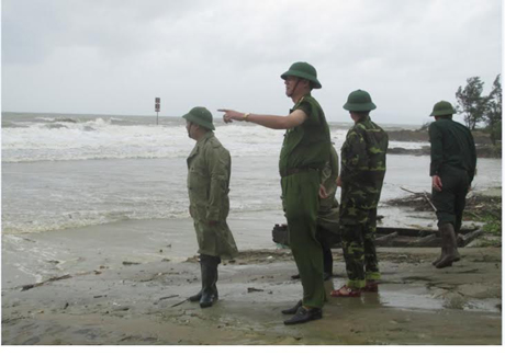 Lãnh đạo huyện Cô Tô kiểm tra, chỉ đạo công tác khắc phục hậu quả sau bão.