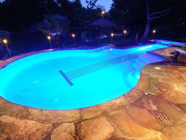 Một mẫu bẻ bơi mang phong cách âm nhạc khác khiến ta mê mẩn Một mẫu bẻ bơi mang phong cách âm nhạc khác khiến ta mê mẩn