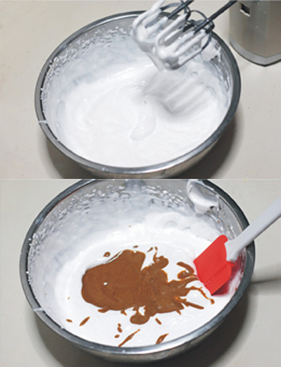 Dùng máy đánh trứng để đánh bông whipping cream lên