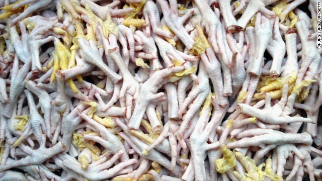 Hàng chục nghìn tấn chân gà Trung Quốc ngâm hóa chất bị tịch thu