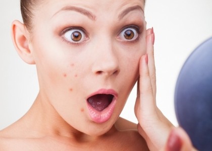 Dùng nhiều thức uống chứa cồn sẽ gây hại cho da Dùng nhiều thức uống chứa cồn sẽ gây hại cho da