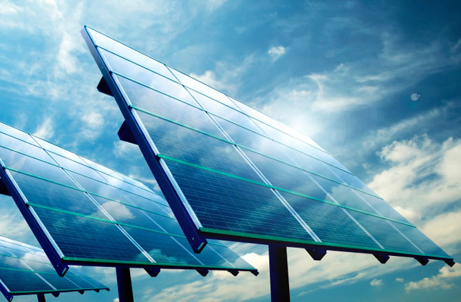 Nhờ vào những cải tiến về công nghệ quang điện và liên kết hóa học, năng lượng mặt trời sẽ trở thành nguồn năng lượng chính trên toàn bộ hành tinh. Tỉ lệ chuyển đổi năng lương mặt trời trung bình sẽ tăng vọt so với năm 2014.