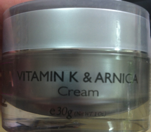 Kem bôi mặt Simetria Vitamin K & Arnica Cream gây dị ứng bị thu hồi