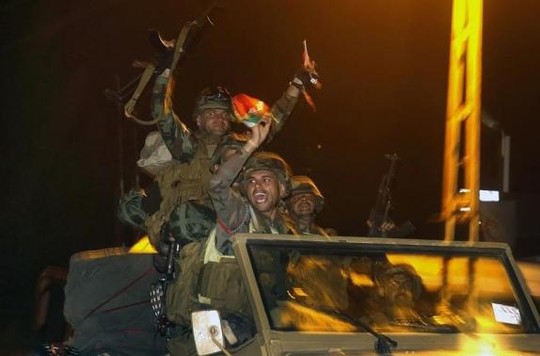 Các tay súng Peshmerga sang hỗ trợ người Kurd ở Syria bằng đường Thổ Nhĩ Kỳ