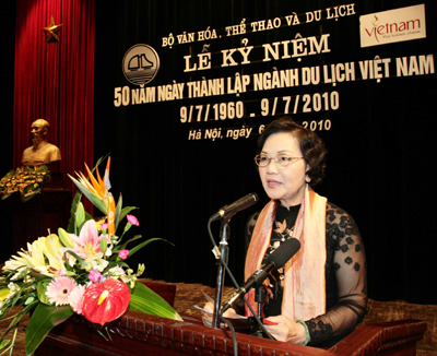 Bà Võ Thị Thắng phát biểu tại lễ kỷ niệm 50 năm Ngày thành lập ngành du lịch Việt Nam